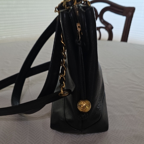 Chanel Black Caviar Leather Shoulder Bag *Entrupy COA Included* - Picture 7 of 17